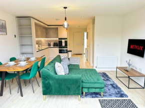 Luxury 2 Bed - FREE Private Parking - Contractors